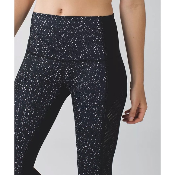 Lululemon Beyond Boundaries Black Butterfly Texture Mink Berry Leggings Size 6 - Picture 5 of 12